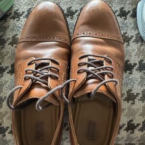 Size 4 Boys Johnston & Murphy Dress shoes